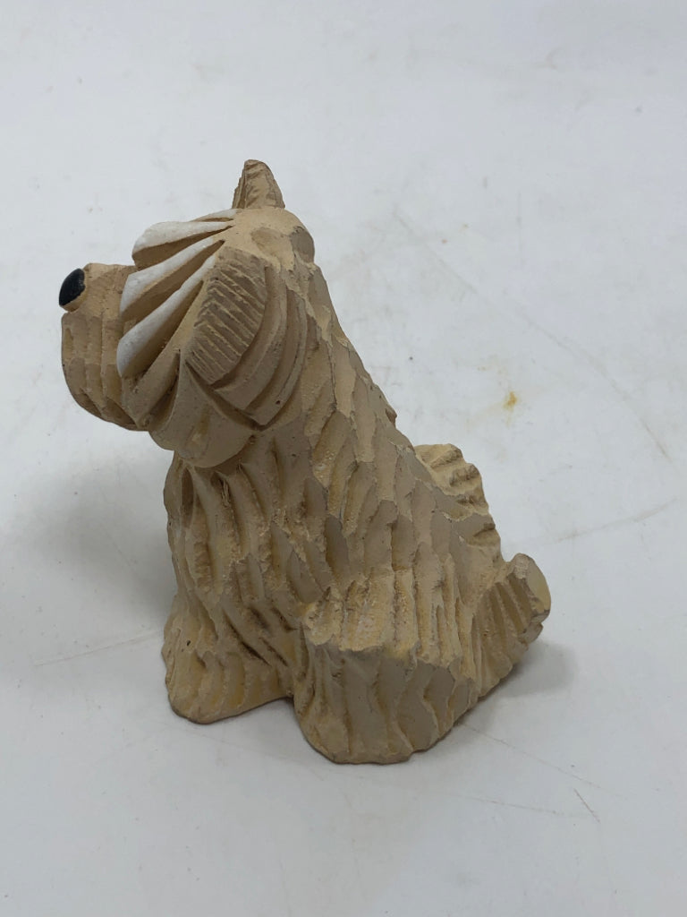 SM CARVED DOG W/TONGUE OUT.