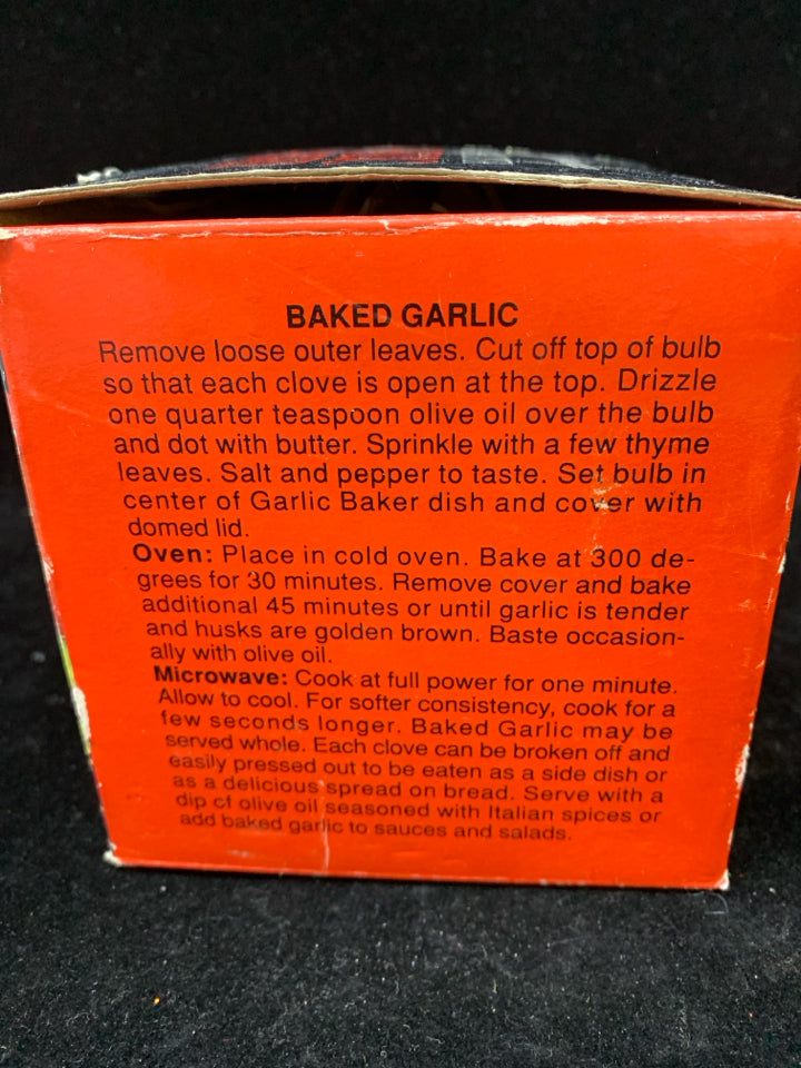 NIB GARLIC BAKER TERRA COTTA