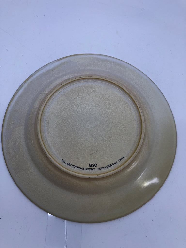 4 WAVE/DOT DESIGN DINNER PLATES + 4 MUGS