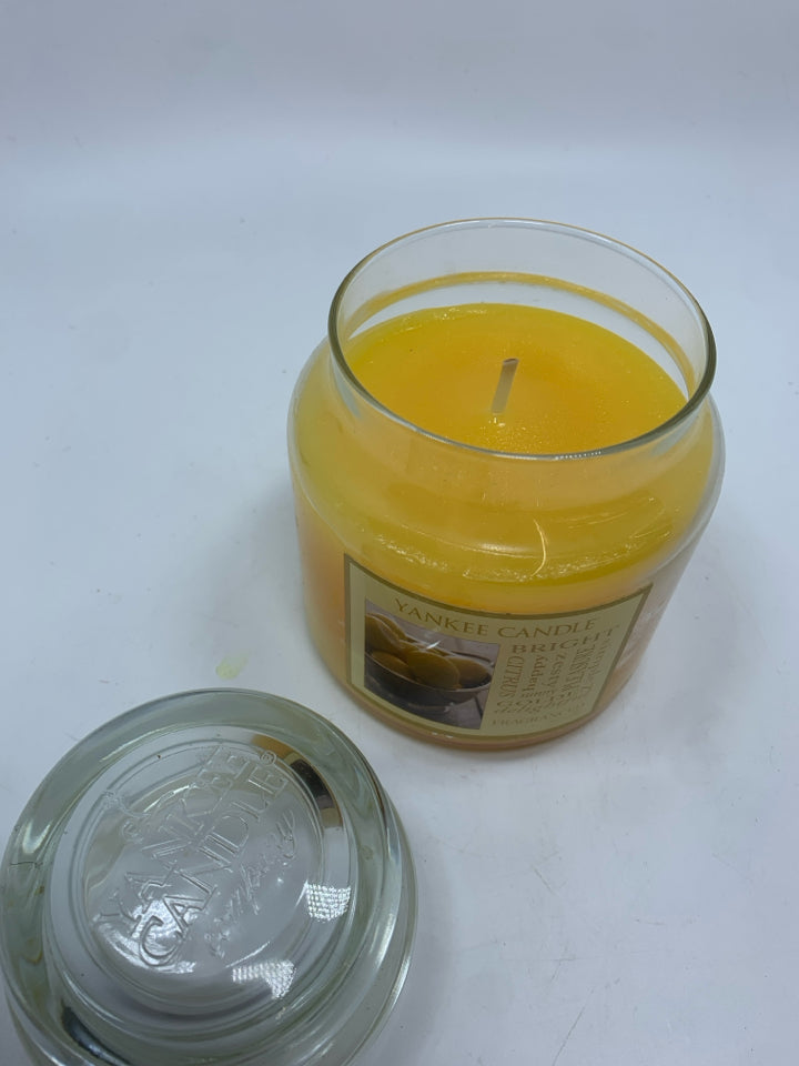 BRIGHT CITRUS YANKEE CANDLE.