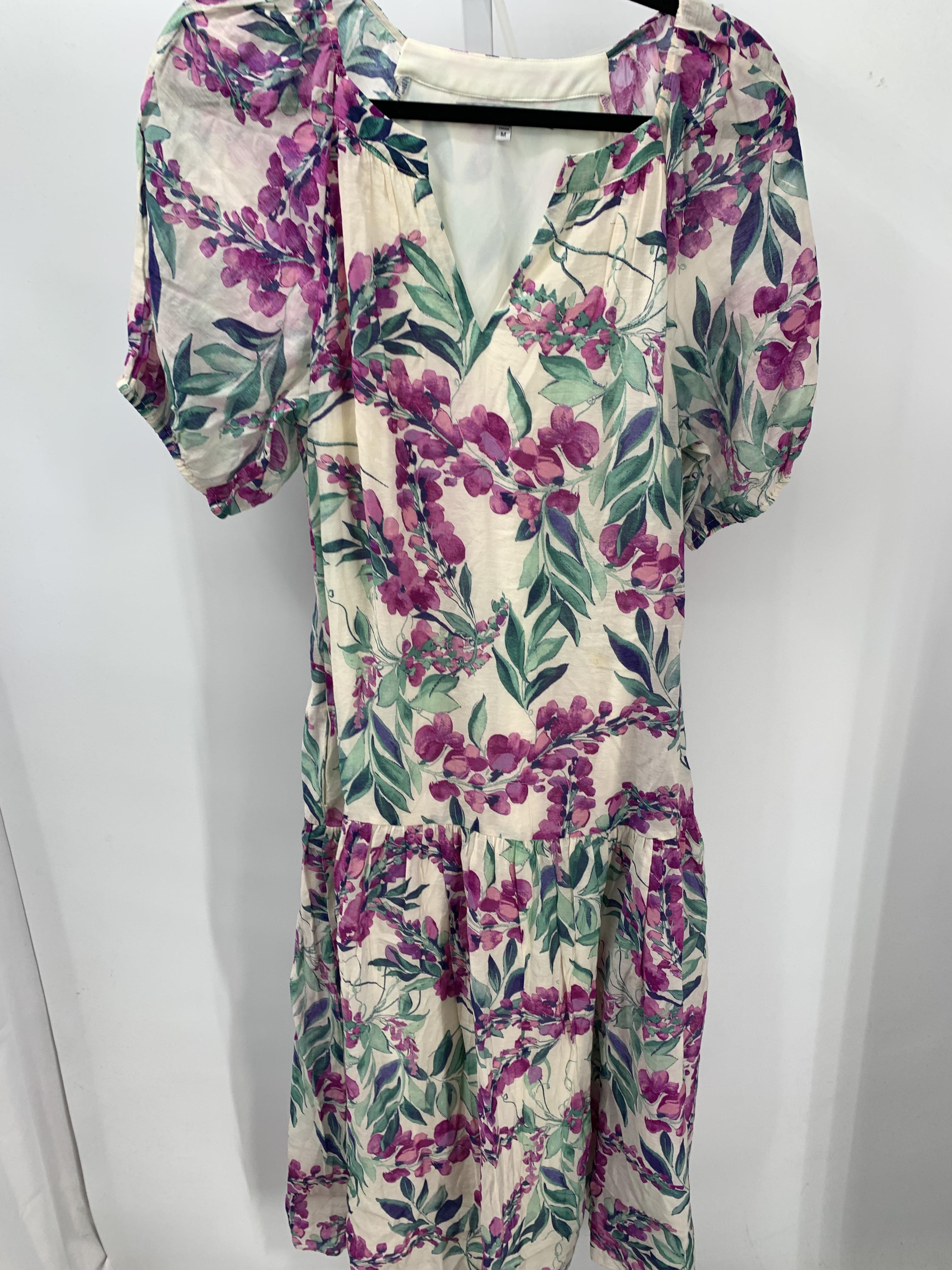 Size Medium Misses Short Sleeve Dress