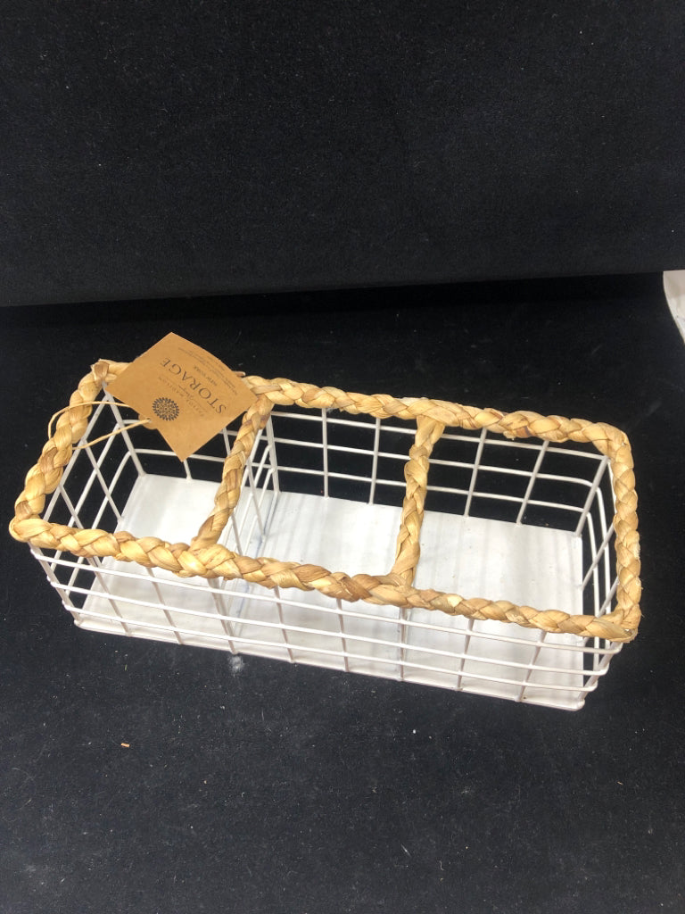 WHITE METAL DIVIDED SERVER.