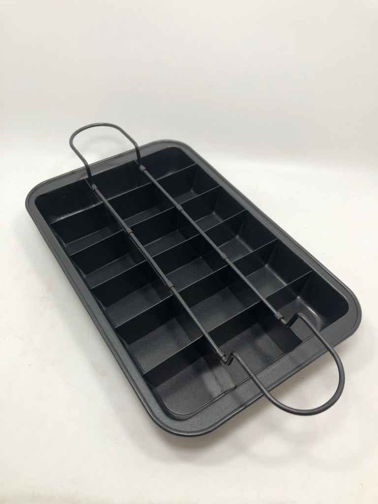 NON STICK DIVIDED BROWNIE PAN.