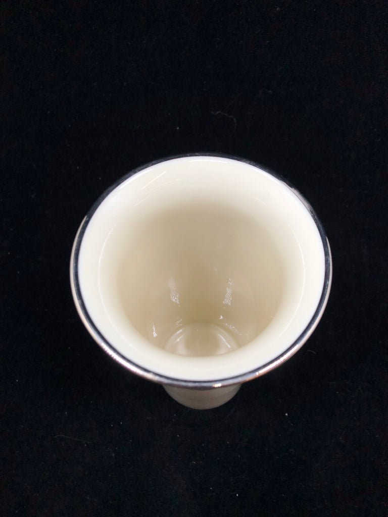 LENOX CHARLESTON PATTERN VASE.
