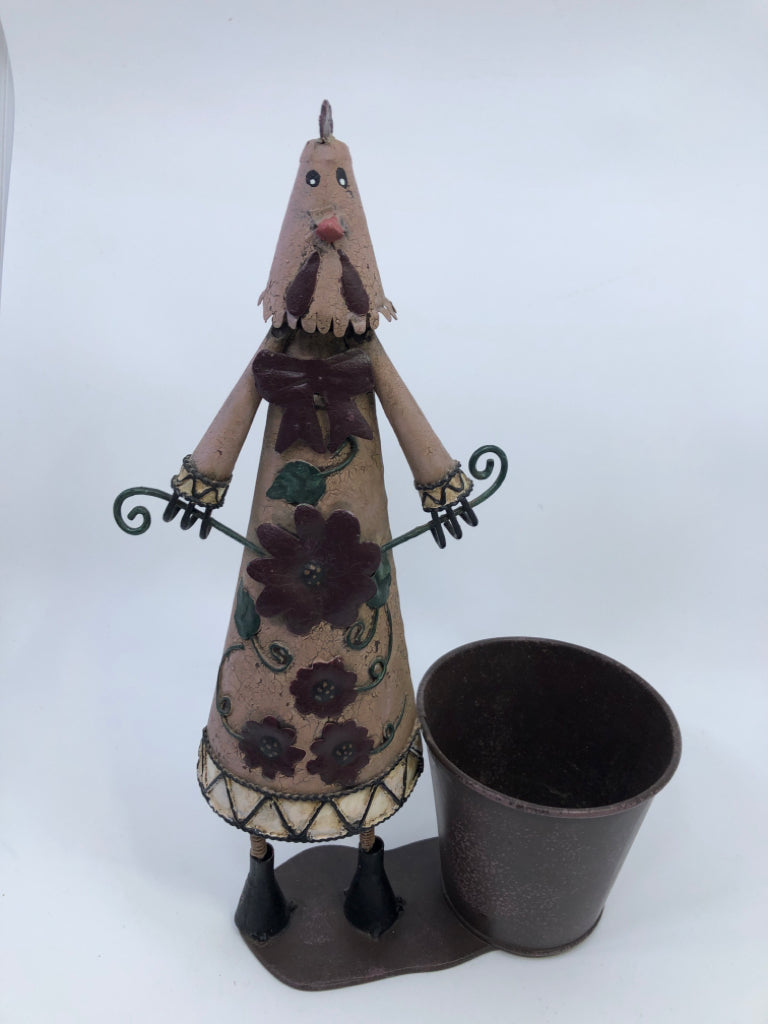 METAL STANDING CHICKEN W/ SMALL PLANTER.