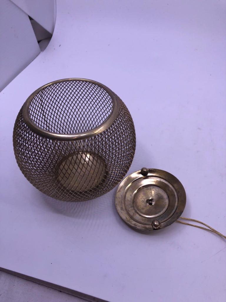 GOLD MESH ORNAMENT W REMOVABLE TOP.