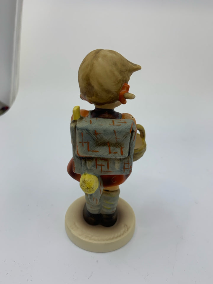 VTG SCHOOL GIRL #81/0 HUMMEL.