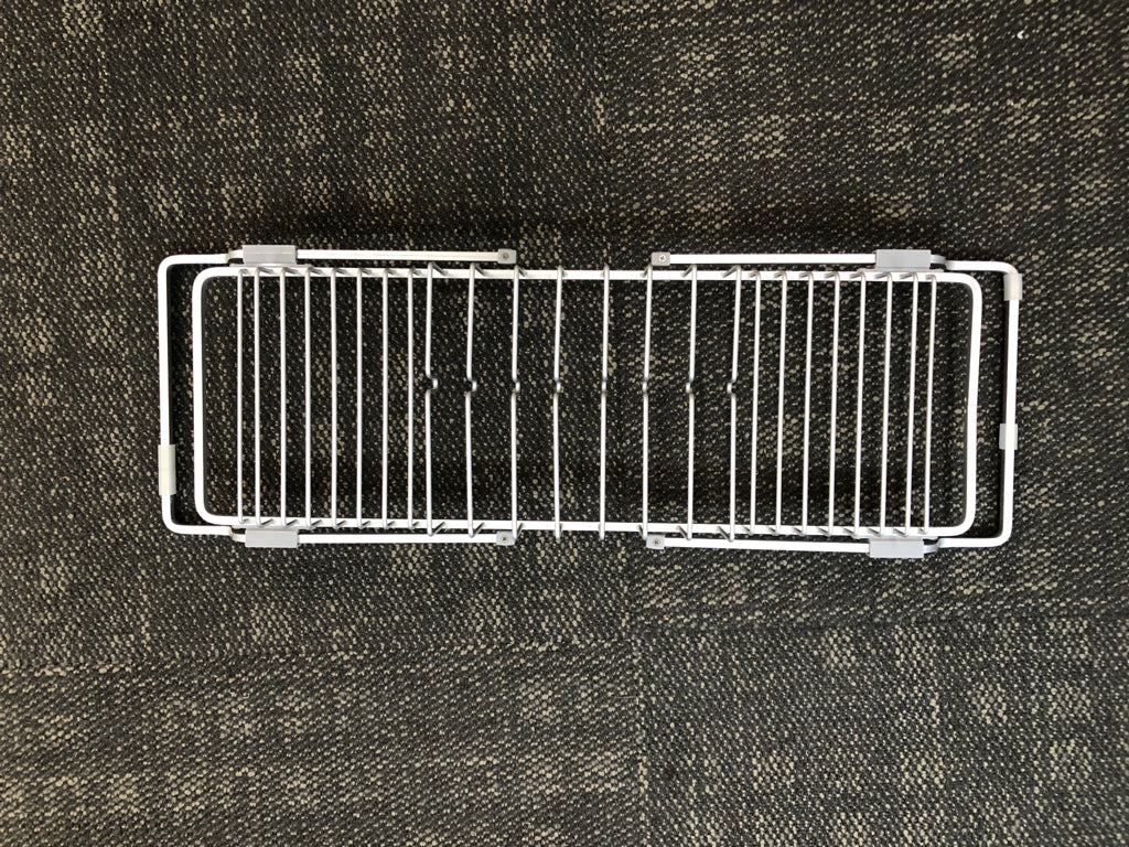 ADJUSTABLE METAL DISH RACK.