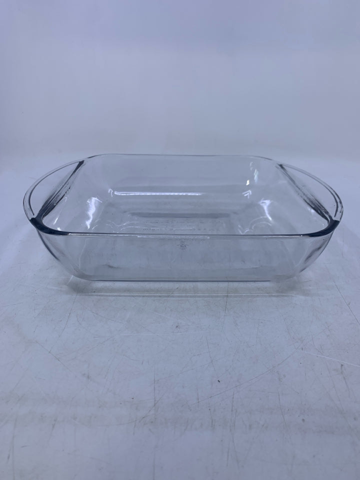 SQUARE GLASS BAKING DISH.