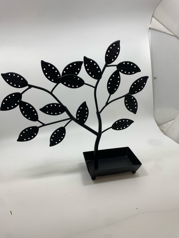 METAL EARRING TREE.