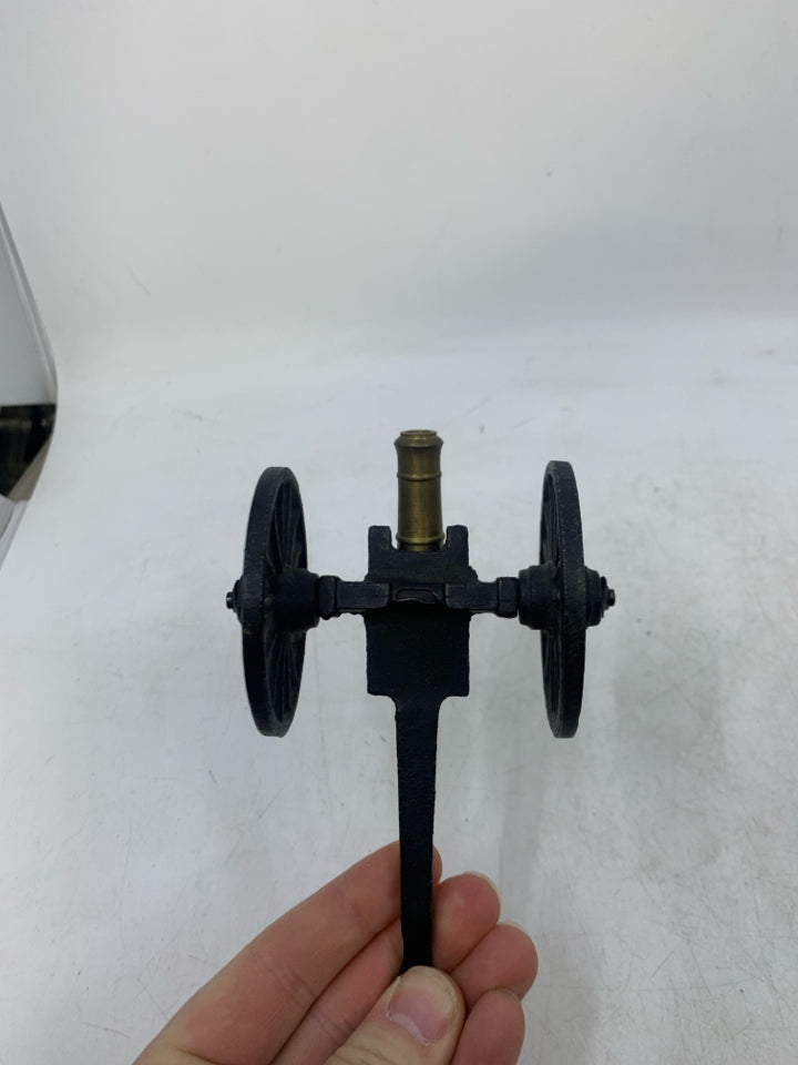 METAL MOVABLE CANNON.