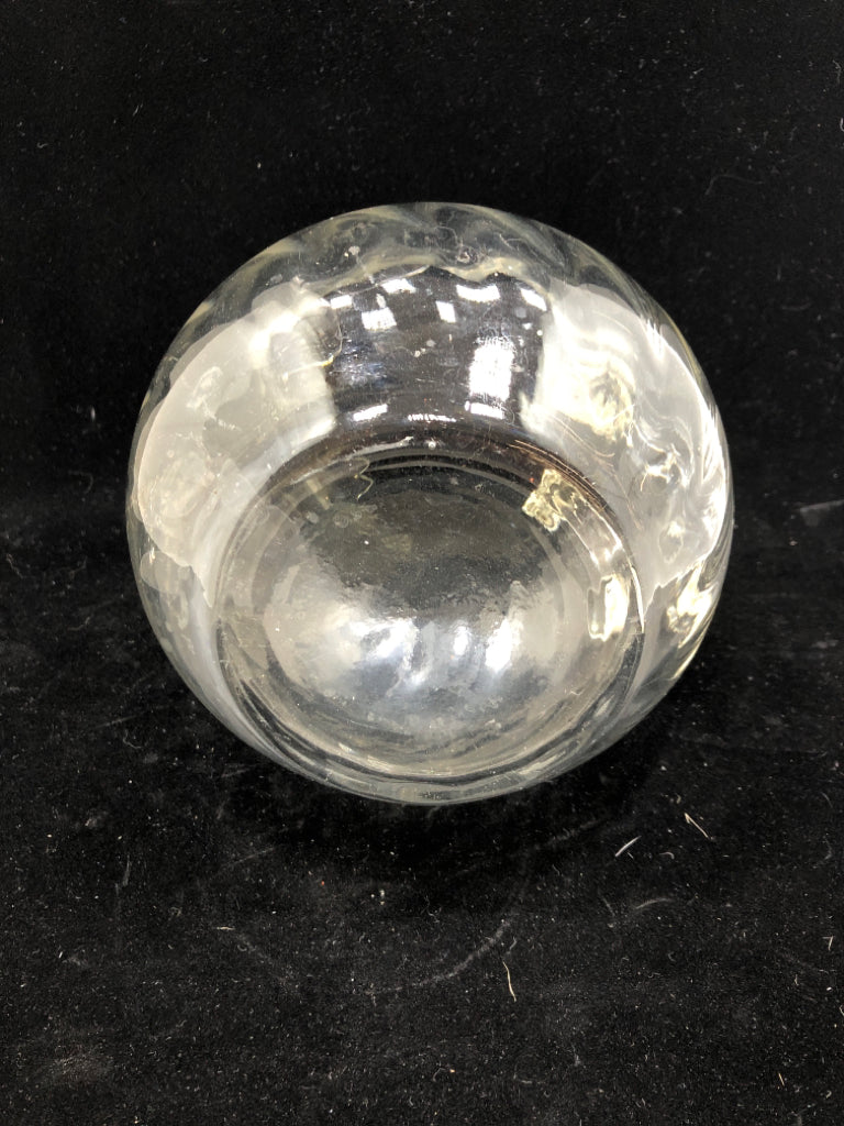 CLEAR SWIRL GLASS WITH ICE LIP.