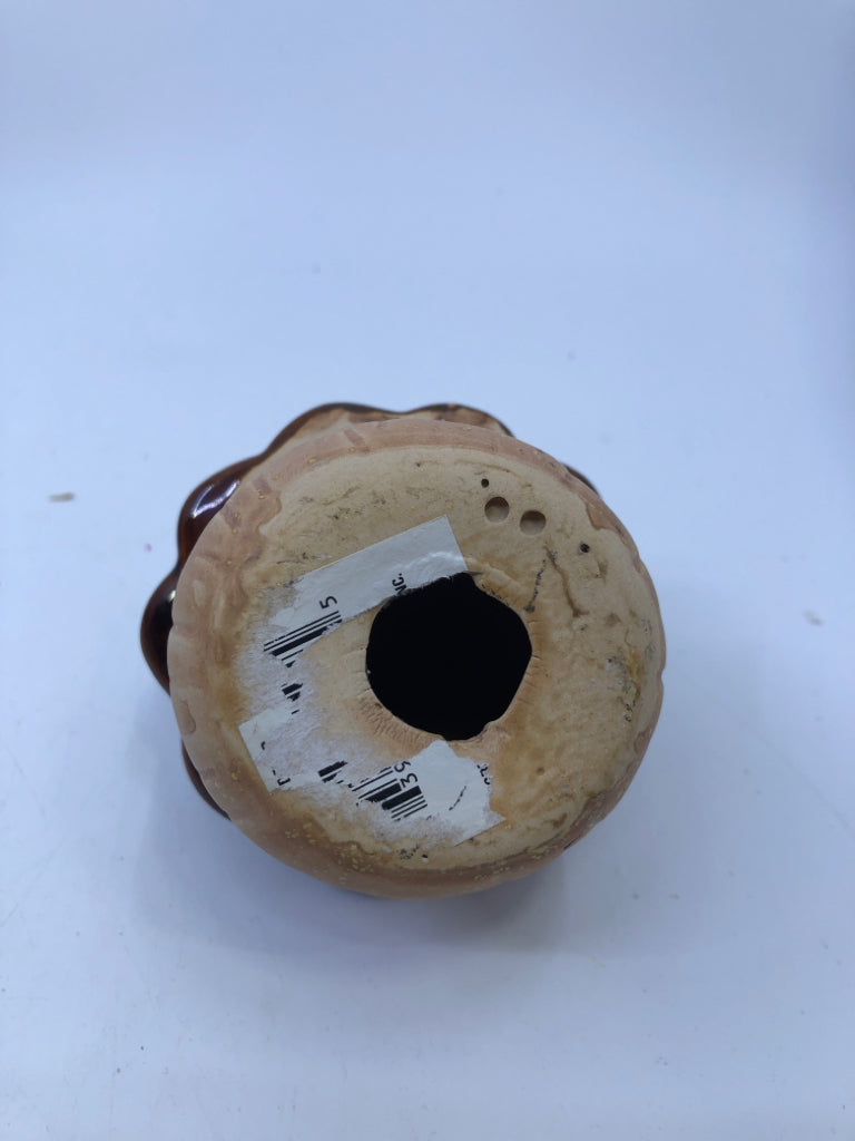 SMALL CERAMIC MUSHROOM W BROWN POTTERY TOP.