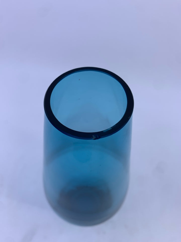 LIGHT BLUE VASE.