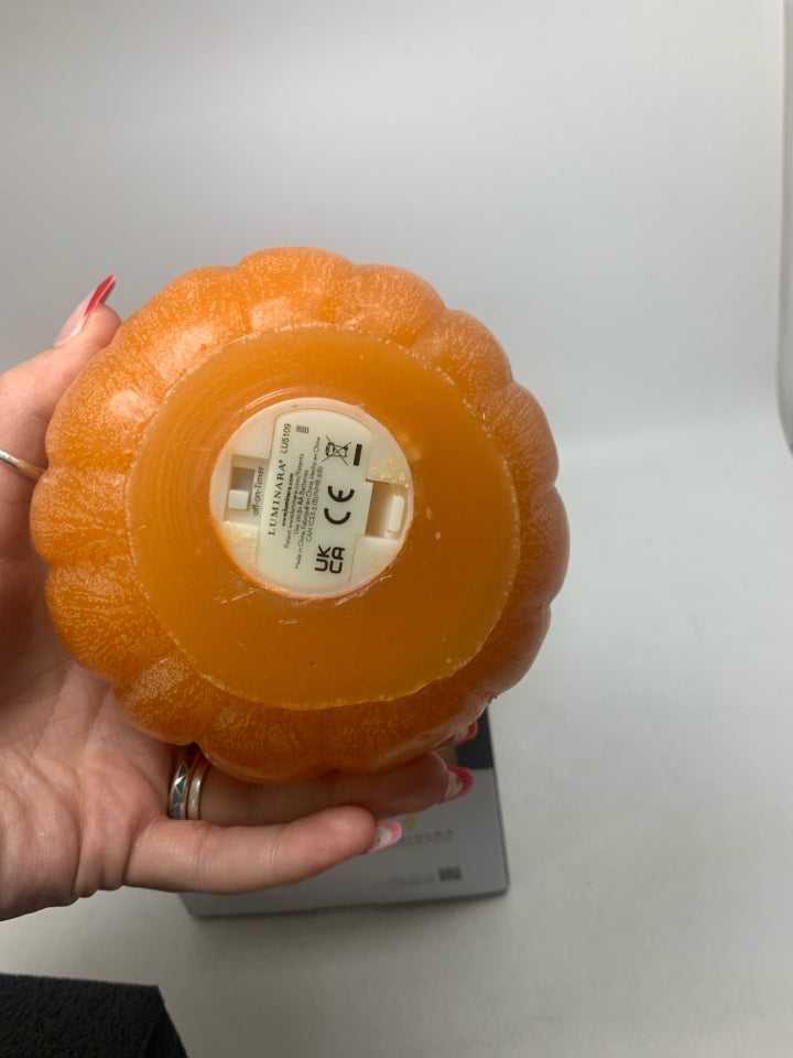 IN BOX LUMINARA ORANGE CHALKY FLAMELESS CANDLE JACK-O-LANTERN PUMPKIN.