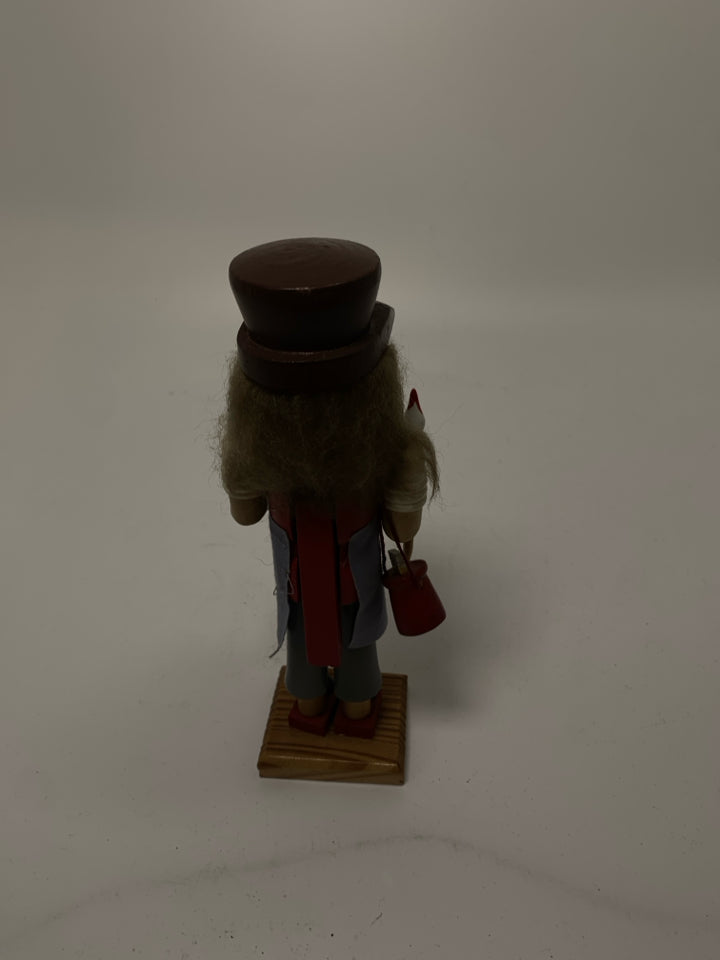 SMALL NUTCRACKER PAINTING A MINI NUTCRACKER.