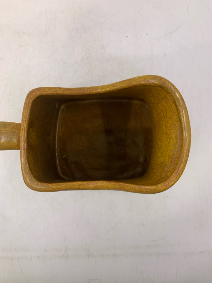 COUNTRY PIG + CHICKENS PITCHER VASE.