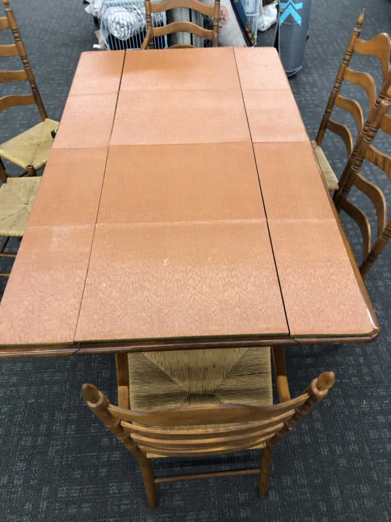 VTG STYLE LIGHT-WOOD DINING ROOM TABLE W/LEAF & 6 CHAIRS.