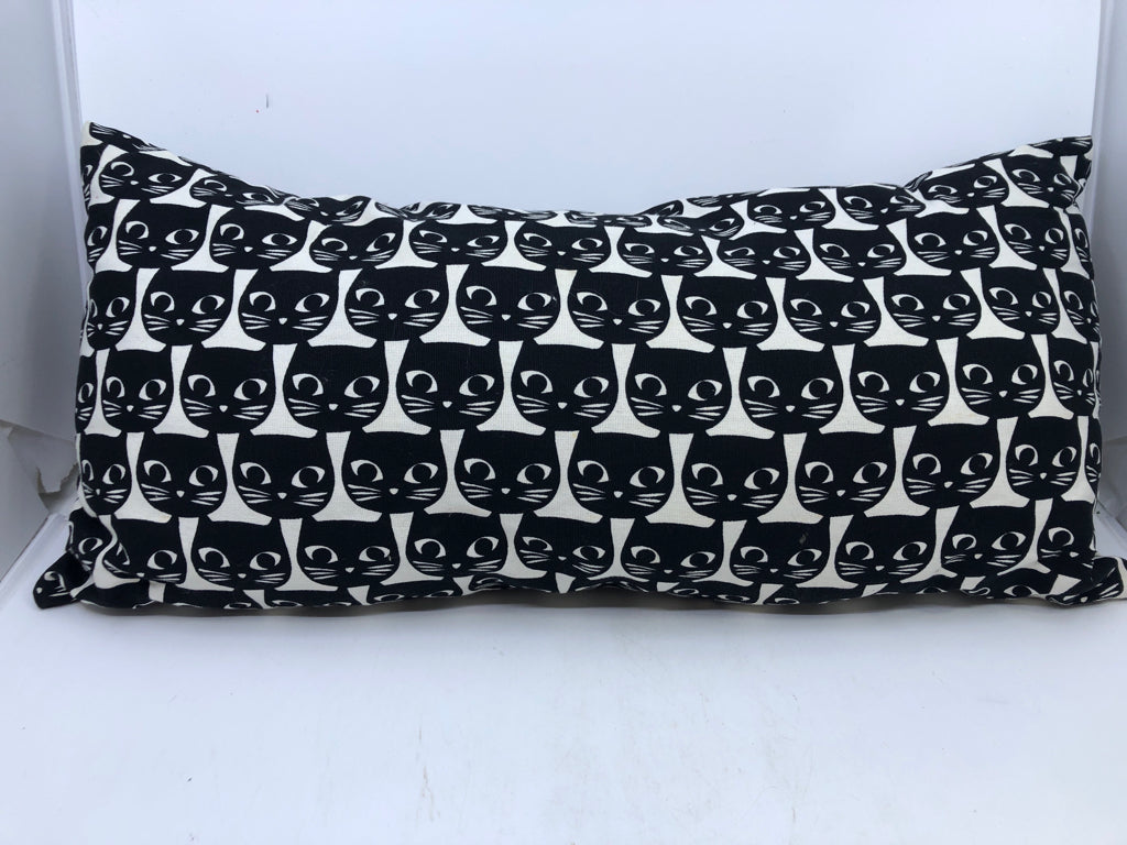 BLACK CAT FACES RECTANGLE PILLOW.