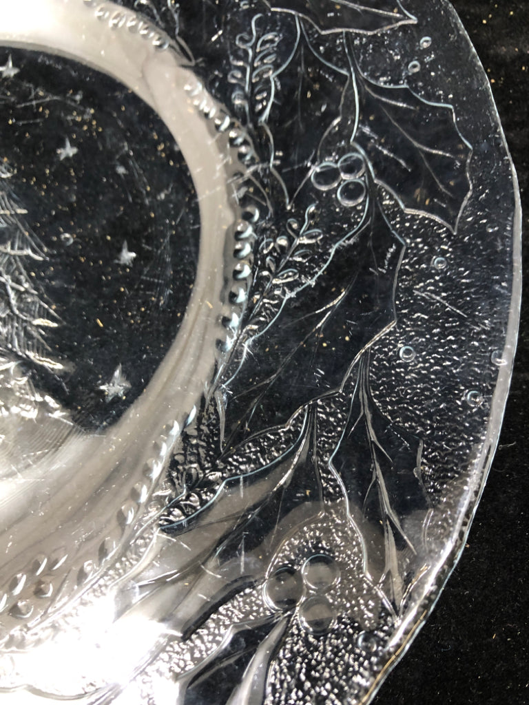 GLASS CHRISTMAS TREE PLATTER.