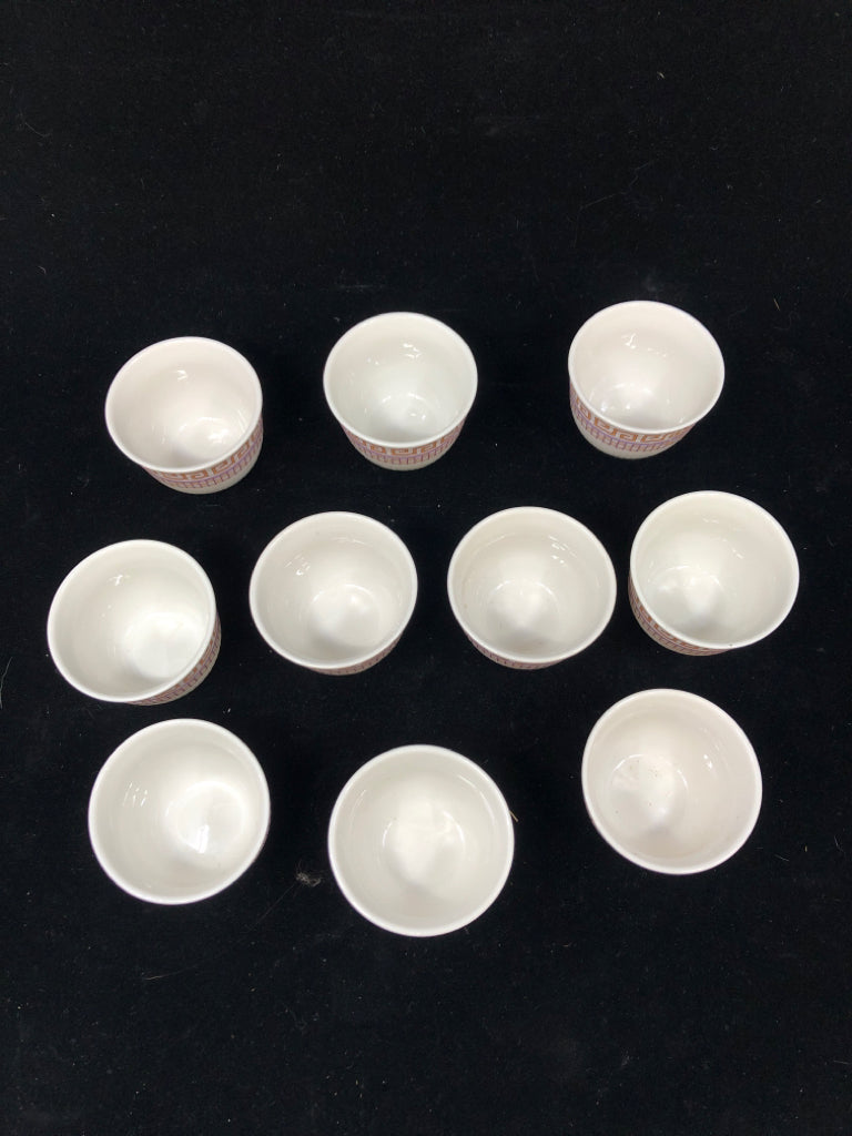 10 CERAMIC SAUCE CUPS W/GOLD GEOMETRIC DESIGN.