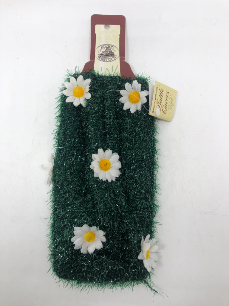 DAISY FIELD FAUX GRASS BOTTLE COVER.
