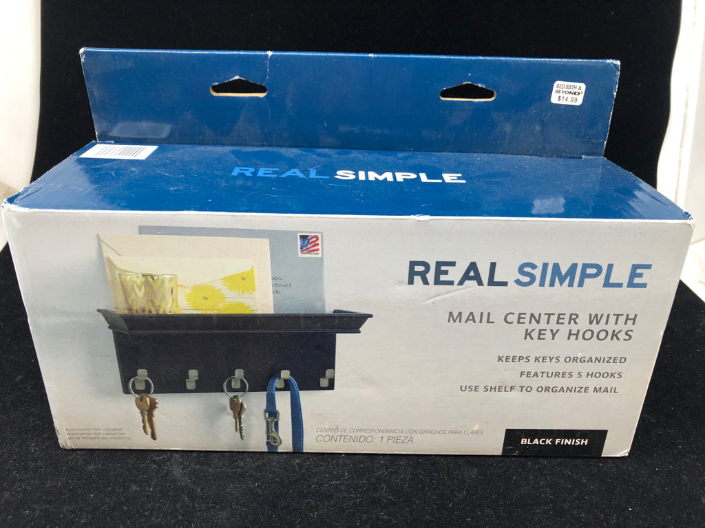 NIB MAIL CENTER W/KEY HOOKS.