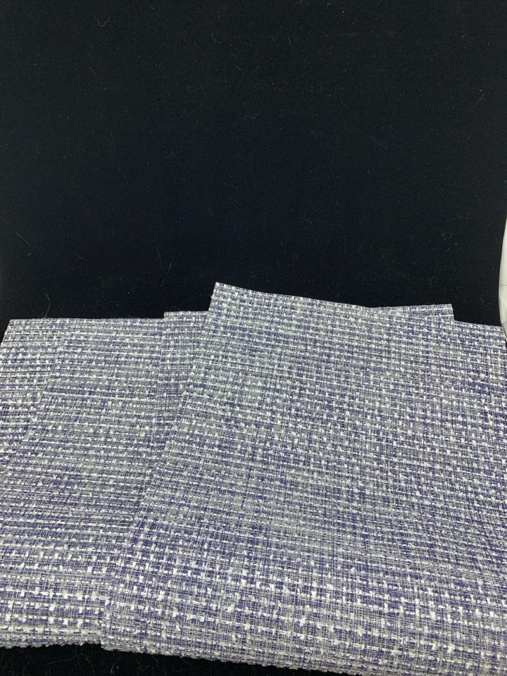 4PC BLUE & WHITE WOVEN STYLE PLACEMATS.