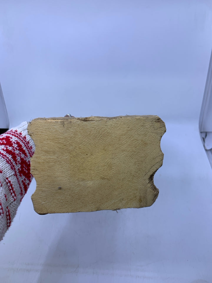 RUSTIC CARVED ROOSTER ON BLOCK.