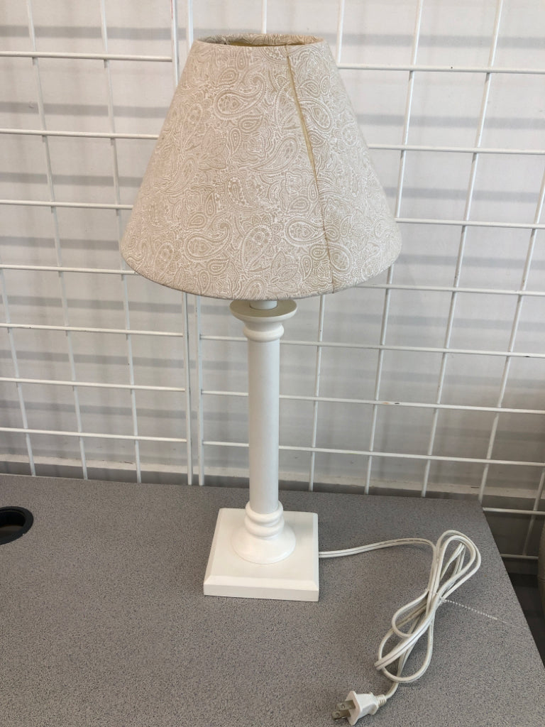 WHITE WOOD LAMP W/PAISLEY SHADE.