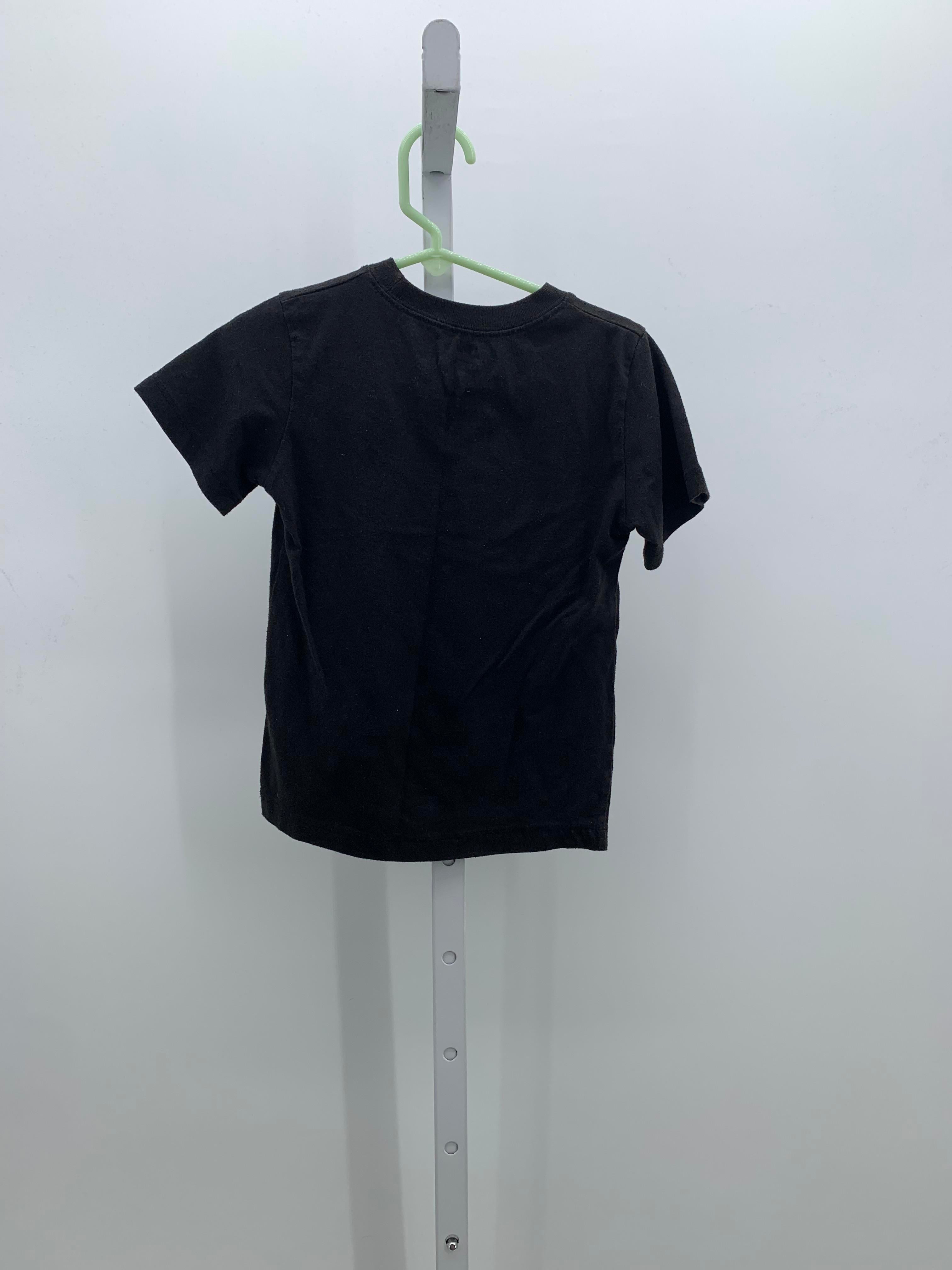 GRAPHIC KNIT TEE.