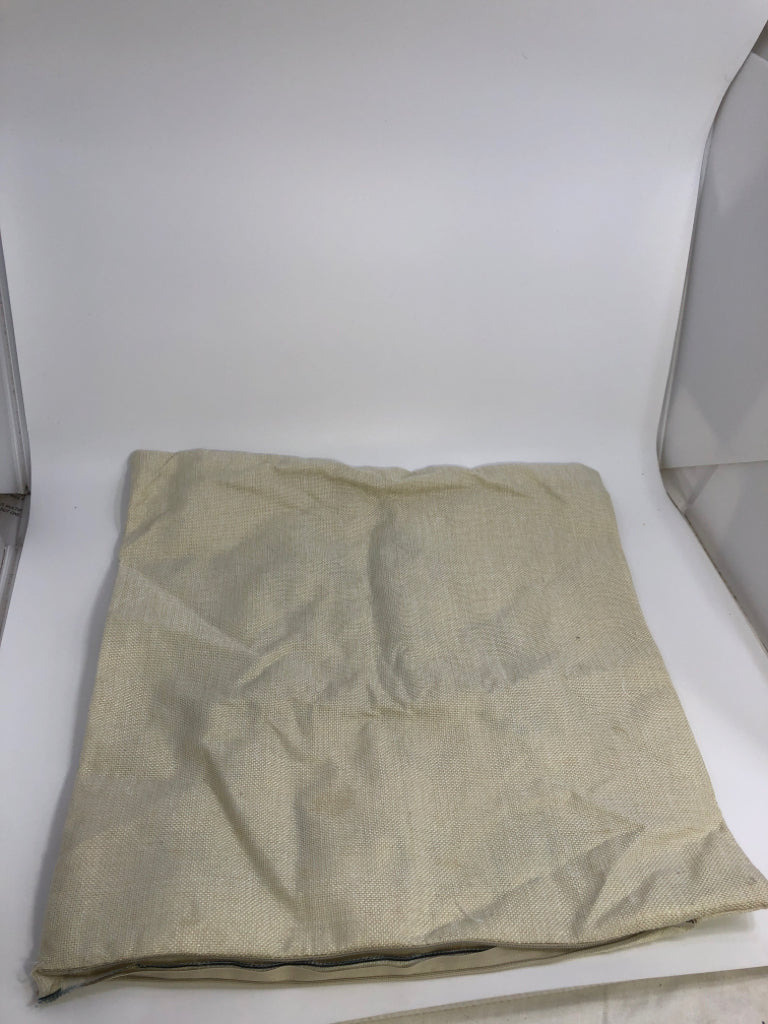 EASTER EGG HUNT PILLOW COVER.