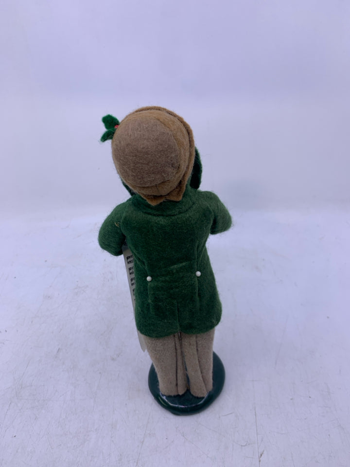 BOY CAROLER W/ GLASSES MUISC NOTES PINK BOW TIE 1992 BYERS' CHOICE.