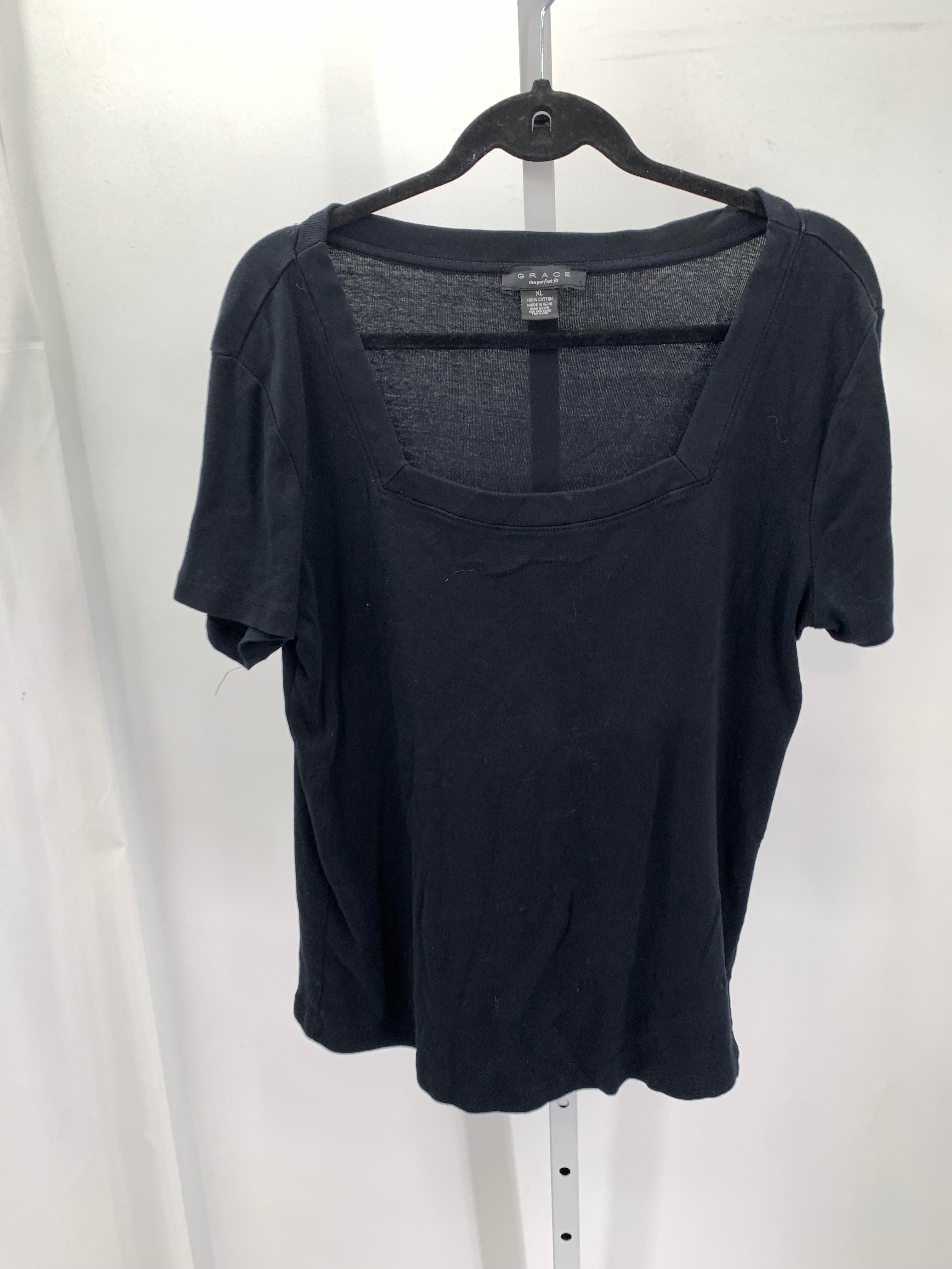 Size Extra Large Misses Short Sleeve Shirt