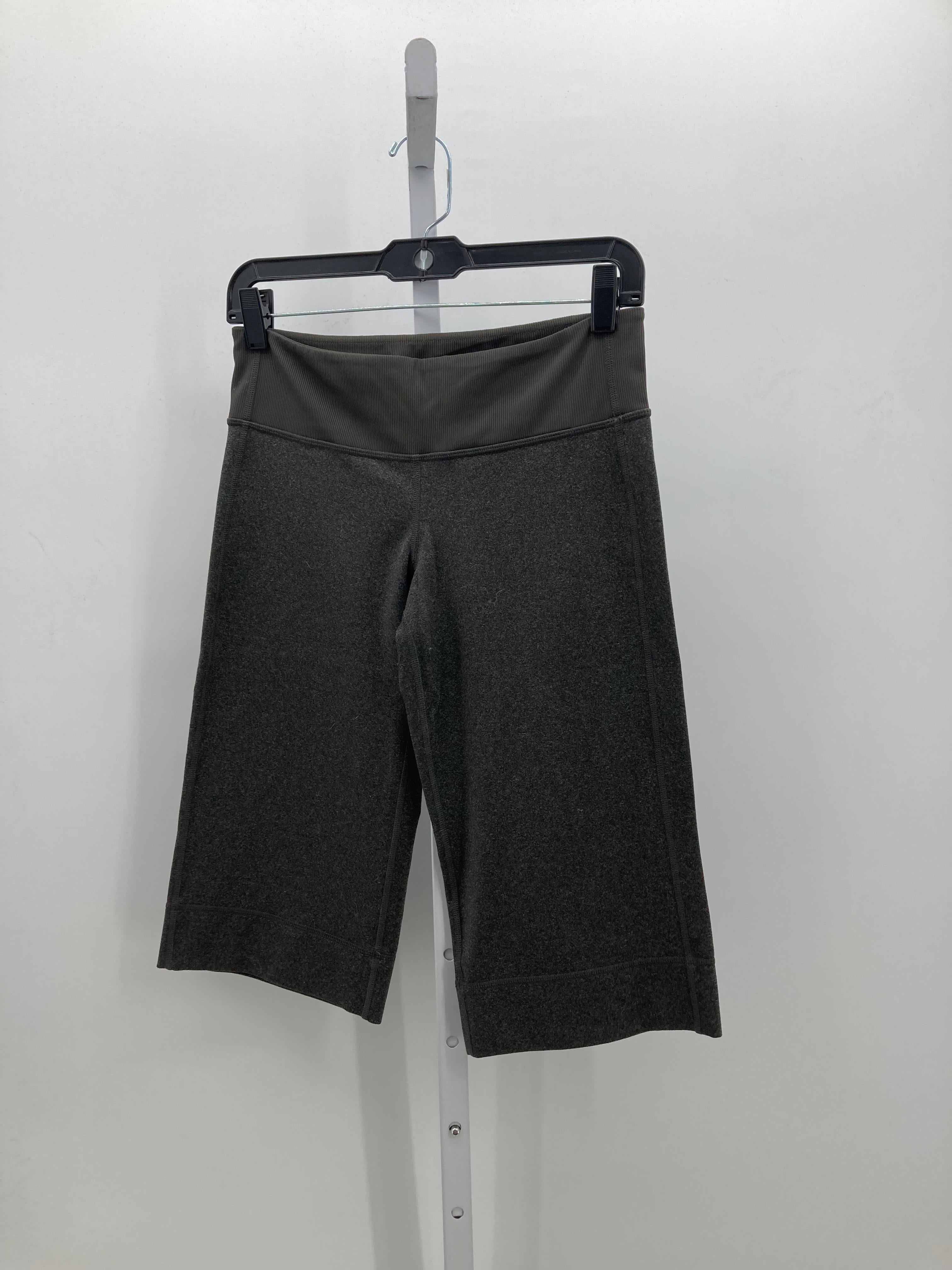 Lululemon Size 4 Misses Capri Pants