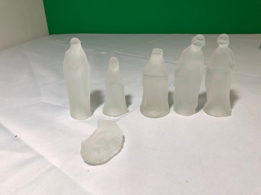 6PC FROSTED GLASS NATIVITY SCENE.