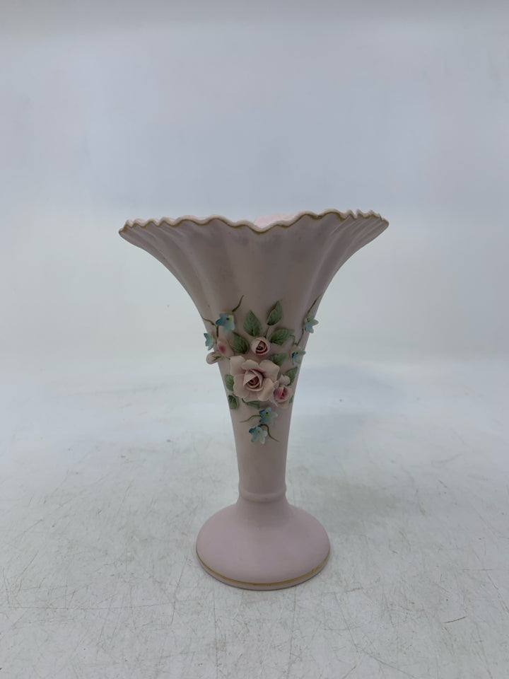 VTG ROSES FLARED BUD VASE.