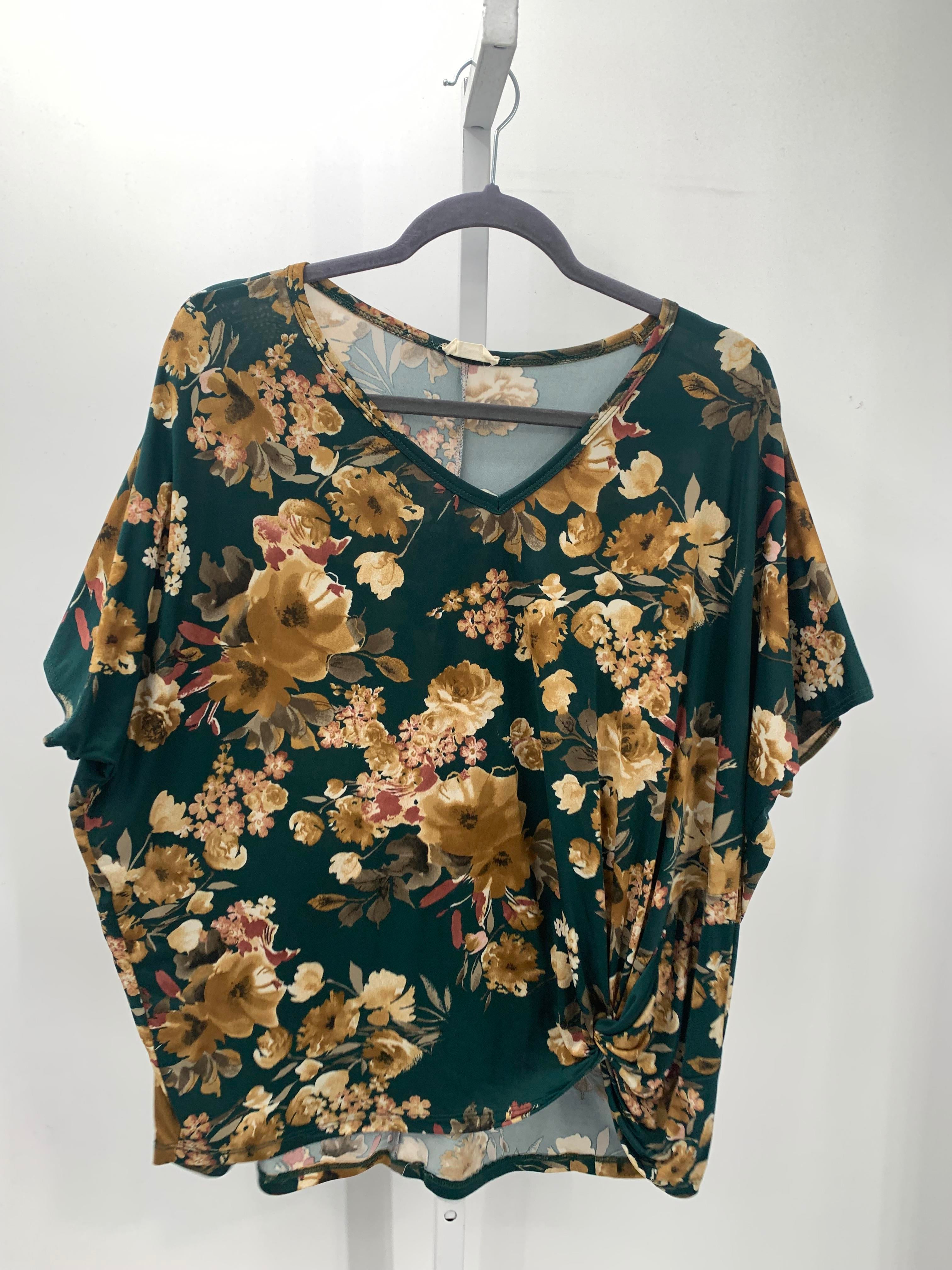 Size Medium Misses Short Sleeve Shirt