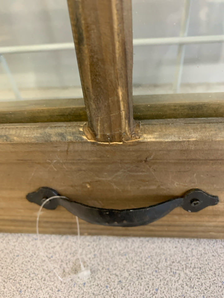 4 SECTION WOODEN PHOTO COLLAGE FRAME.