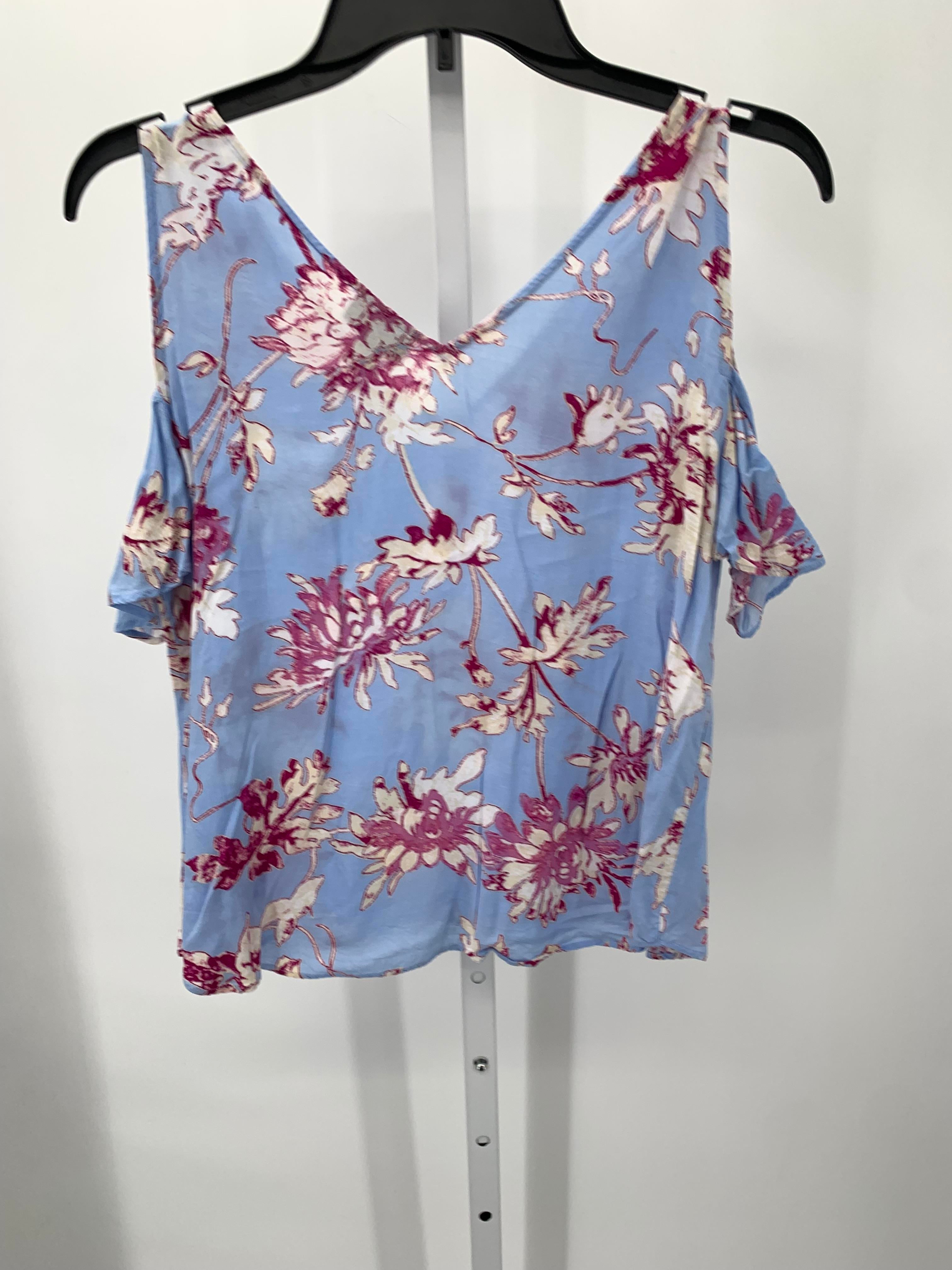 A.N.A. Size Medium Petite Petite Short Sleeve Shirt