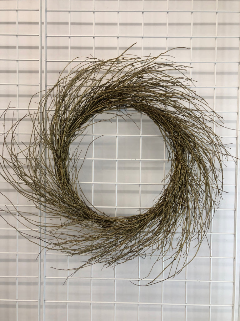 LG TWIG WREATH.