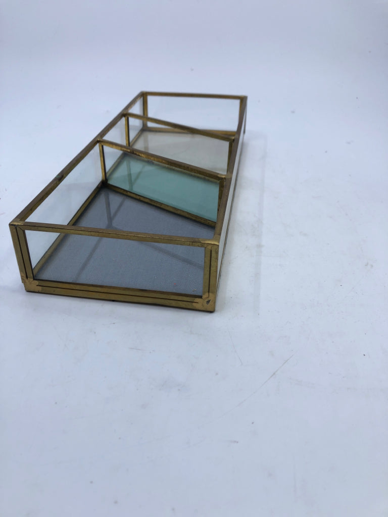 RECTANGLE GOLD CLEAR DIVIDED JEWELRY HOLDER.