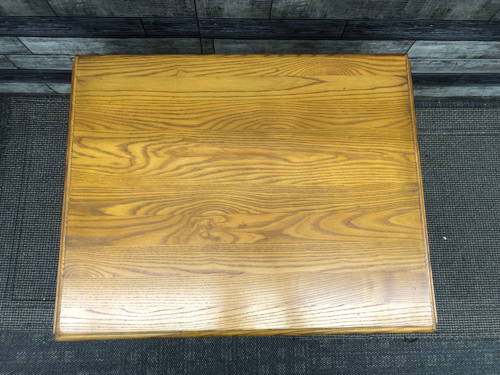 SOLID WOOD 2 TIER COFFEE TABLE W/ 2 DROP LEAF ENDS.