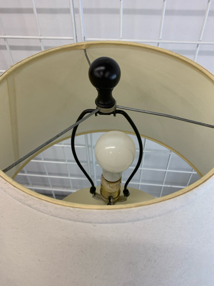 DOTTED WHITE OVAL LAMP W/WHITE SHADE.