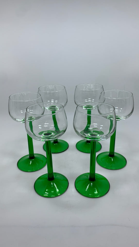 6 GREEN STEM WINE GLASSES.