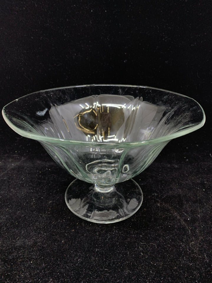 CLEAR GLASS FOOTED CENTERPIECE BOWL 9" DIAMETER X 5.