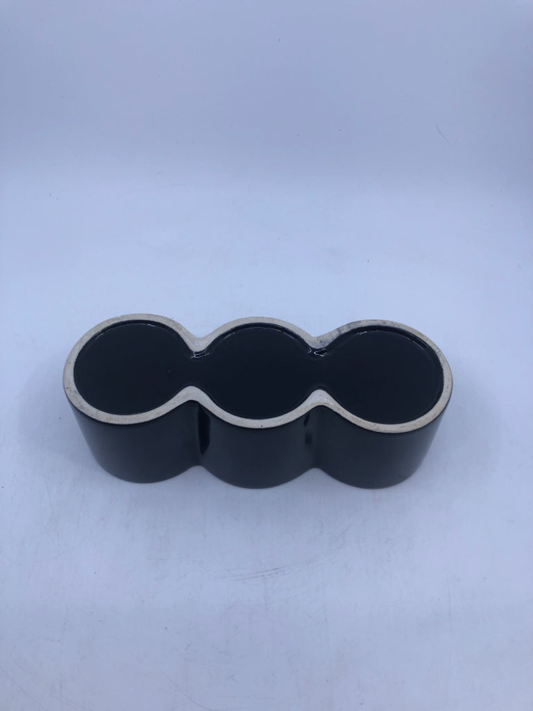 3 CIRCLE SHAPE, BLACK CERAMIC VASE.