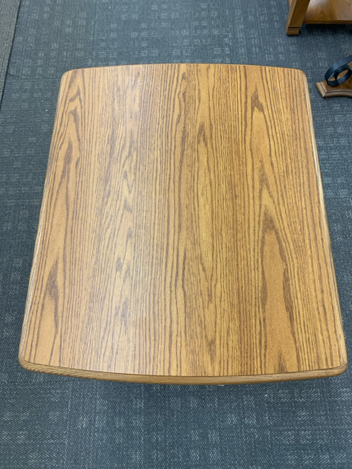 OAK 1 DRAWER NIGHT STAND.