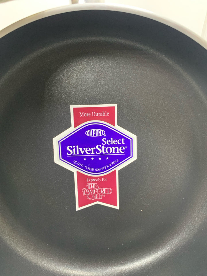NEW SILVERSTONE PAMPERED CHEF NON-STICK 10" FRYING PAN.