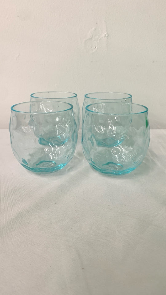 4 DOTTED LIGHT BLUE MELAMINE STEMLESS WINE GLASSES.